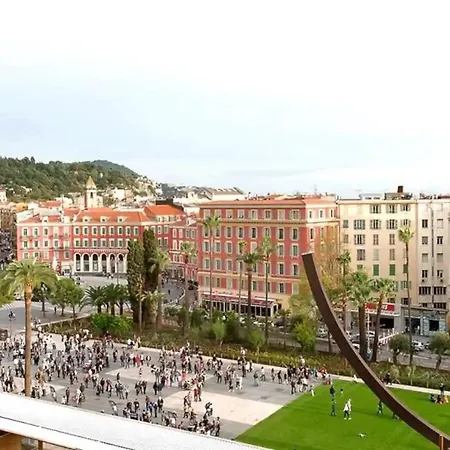 Feel - France 15 * Nice